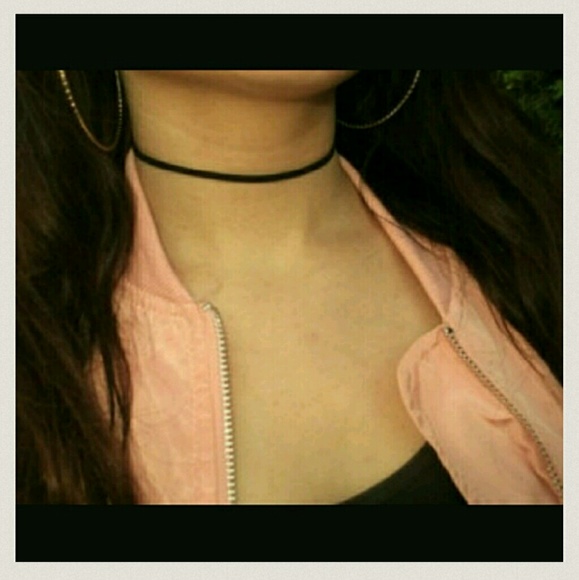 Faux Suade Choker Single Strand 👄