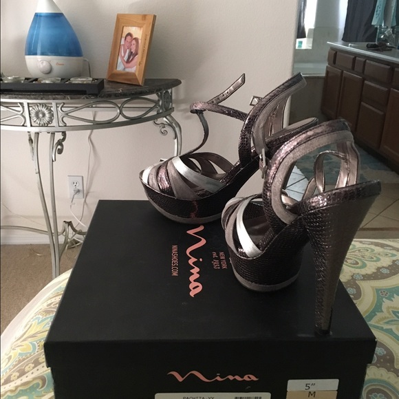 Heels - Picture 2 of 4