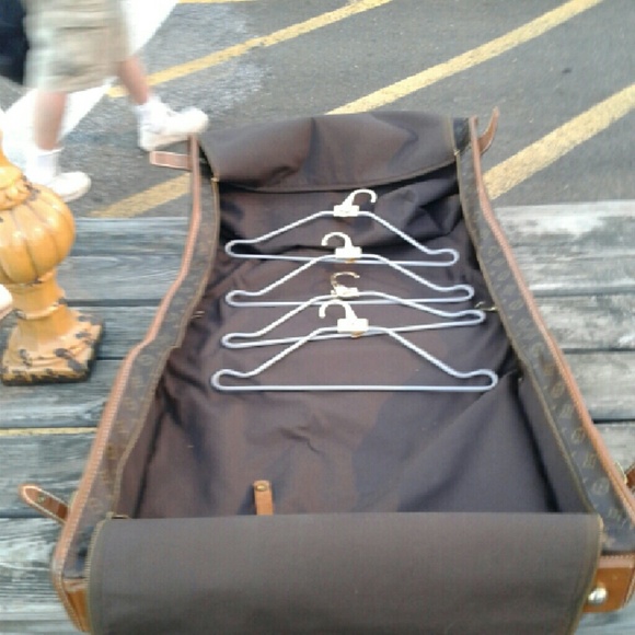Louis vuitton garment bag  with 4 L.V. hangers - Picture 2 of 4