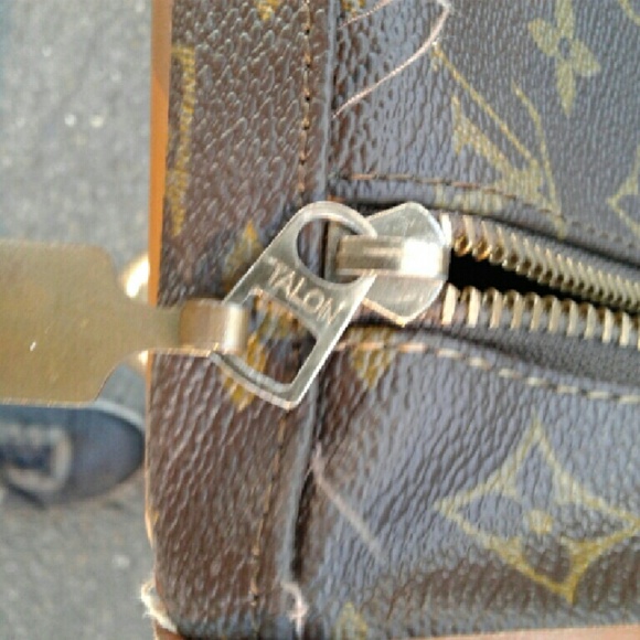 Louis vuitton garment bag  with 4 L.V. hangers - Picture 4 of 4