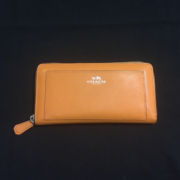 Coach Accordion Leather Wallet - Picture 1 of 4