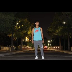 Meet your Posher, Adan