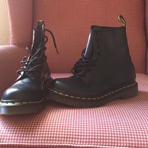 navy blue doc martens never worn once