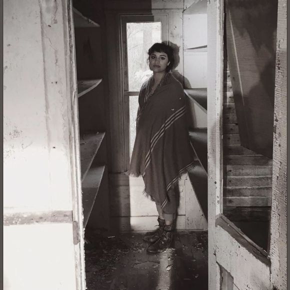 Meet your Posher, Talia - Picture 1 of 1