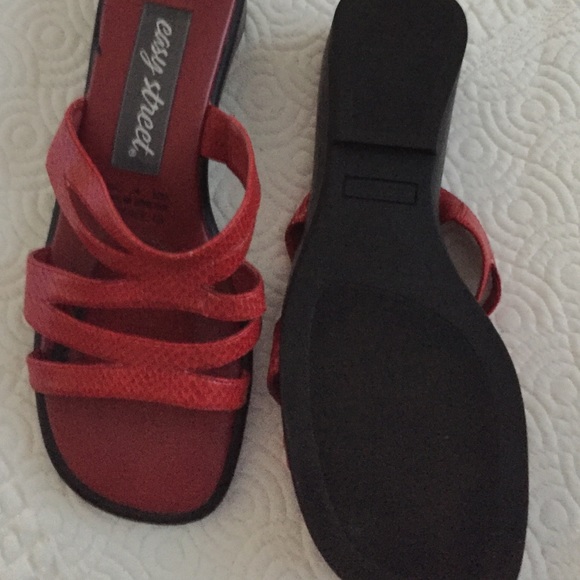 Red sandel - Picture 3 of 3