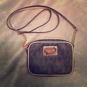 Michael kors crossbody