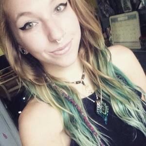 Meet your Posher, Alyssa