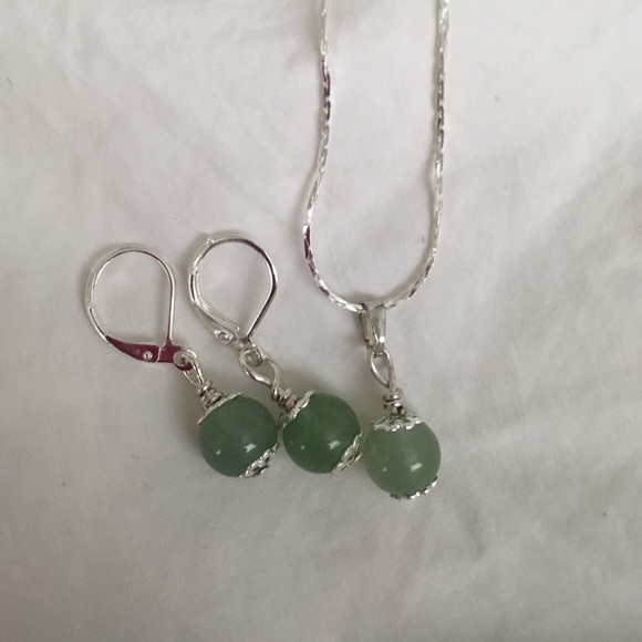 Jade earrings - Picture 2 of 4