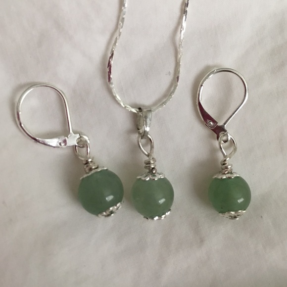 Jade earrings - Picture 4 of 4