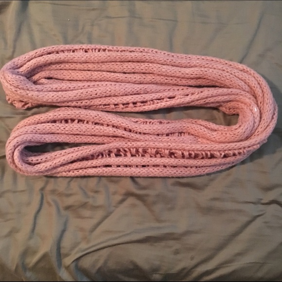 Knitted scarf