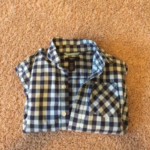 Boys GAP long sleeve button up size 6-7