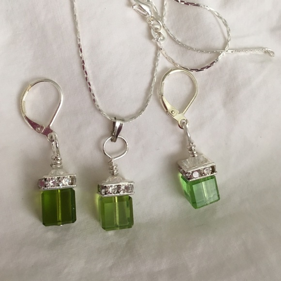 Emerald crystal earrings