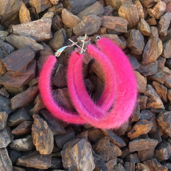 Rabbit Ears - Picture 3 of 4