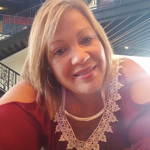 Meet your Posher, Alvia