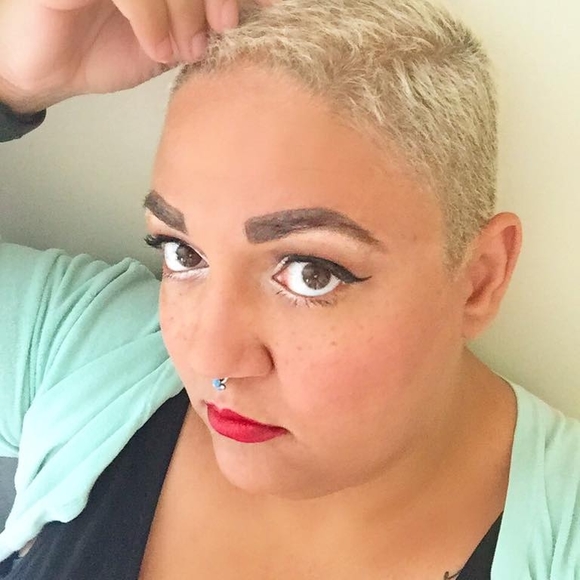 Meet your Posher, Cassie