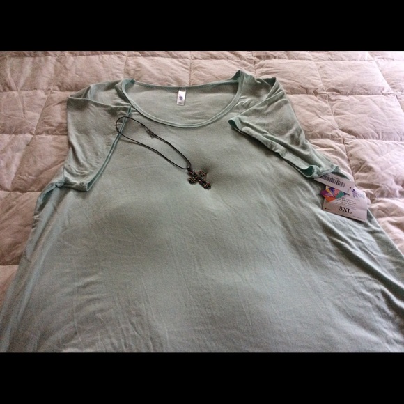LULAROE TUNIC TOP NWT