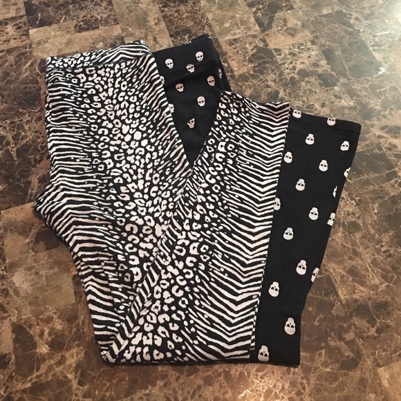 2 pairs of VS pink leggings