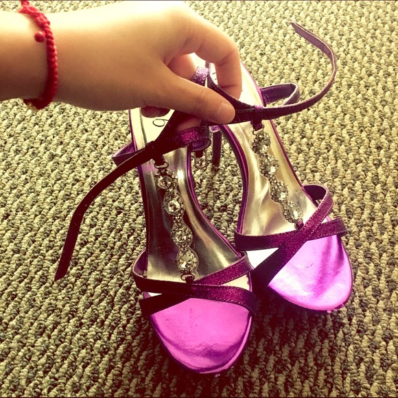 🍒LAST CHANCE! Purple high heel