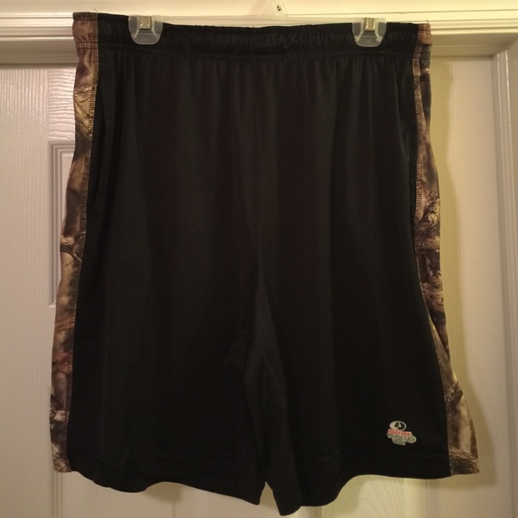 Mossy Oak x Russell Shorts
