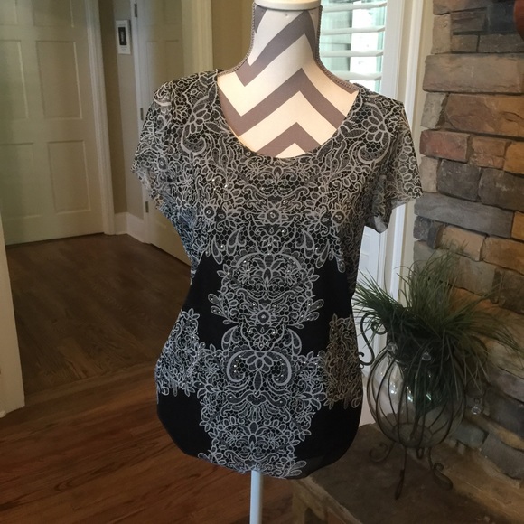iNC multilayer top with silver accents
