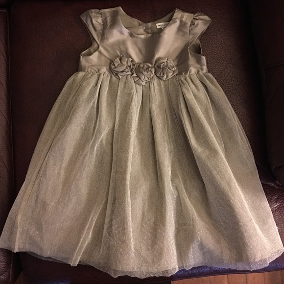 A very beautiful dress - Picture 1 of 2