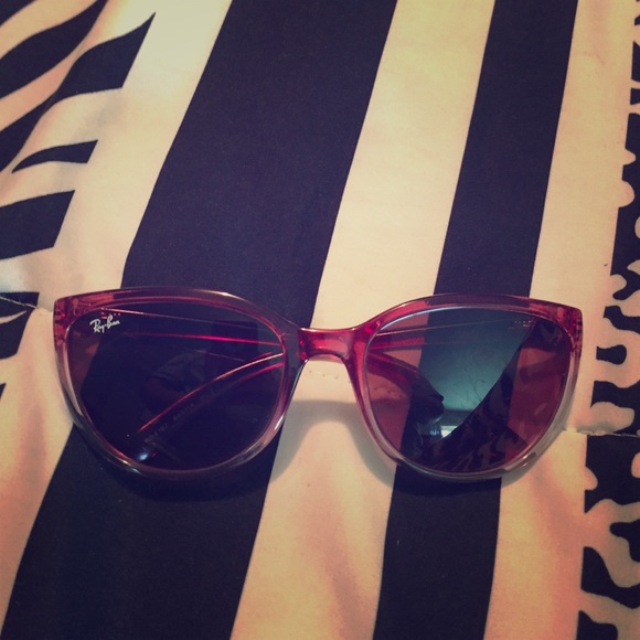 Ray bans 😍