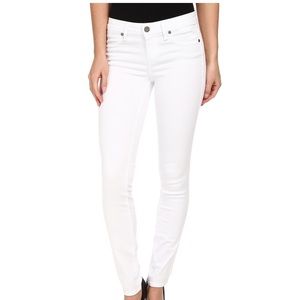 White jeans Established 1962