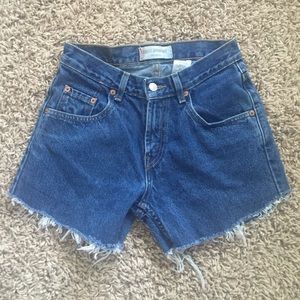 Vintage Levi's highwaisted shorts