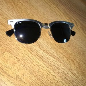Brand new never worn Rayban clubmaster sunglasses