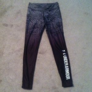 Medium black and gray underarmour leggings