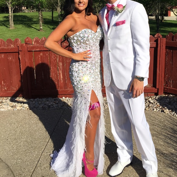 BEAUTIFUL WHITE PROM DRESS