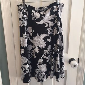 XL Black & White Paisley Lularoe Azure Skirt