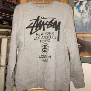 STUSSY gray crew neck sweatshirt