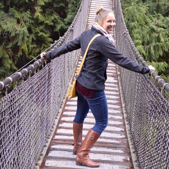 Meet your Posher, Taryn - Picture 1 of 1