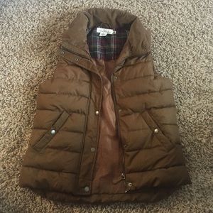 Puffy brown vest