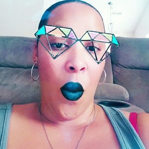 Meet your Posher, Denise