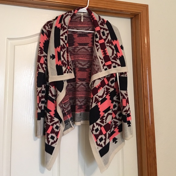Boutique tribal print cardigan