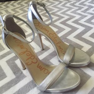 Sam Edelman pumps! These are stunning!! Silver 8