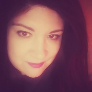 Meet your Posher, Iris