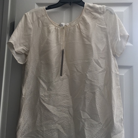 Ivory Scalloped Edge High Low Snake Skin Blouse - Picture 3 of 3