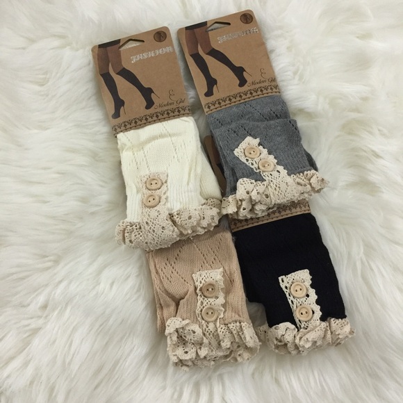 ๐CLEARANCE๐ Diamond Lace Trim Knee-High Socks - Picture 2 of 4