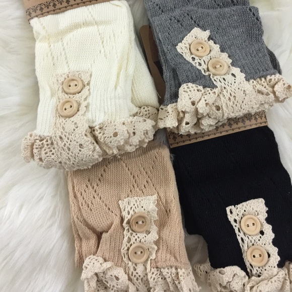 ๐CLEARANCE๐ Diamond Lace Trim Knee-High Socks - Picture 3 of 4