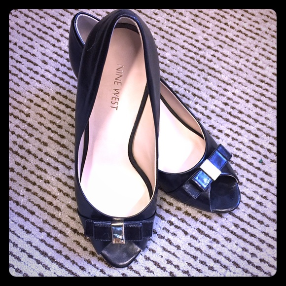 LAST CHANCE - Bow Black Leather Nine West Heels