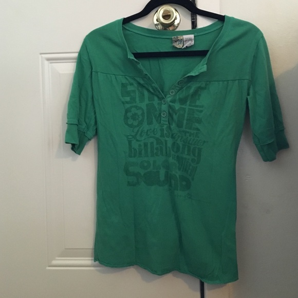 Pacsun's Billabong tee size Medium - Picture 2 of 4