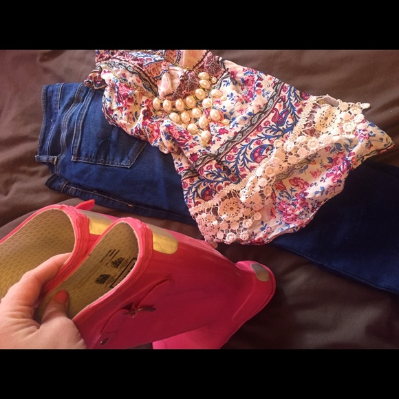 Glossy Pink Hunter Boots - Picture 3 of 3