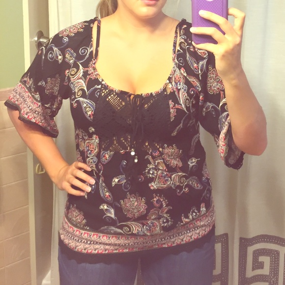 NWT paisley black print top!