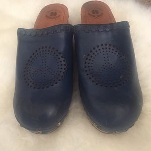 Lucky brand clogs