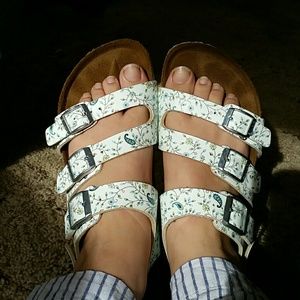 White patterned birki's sandals