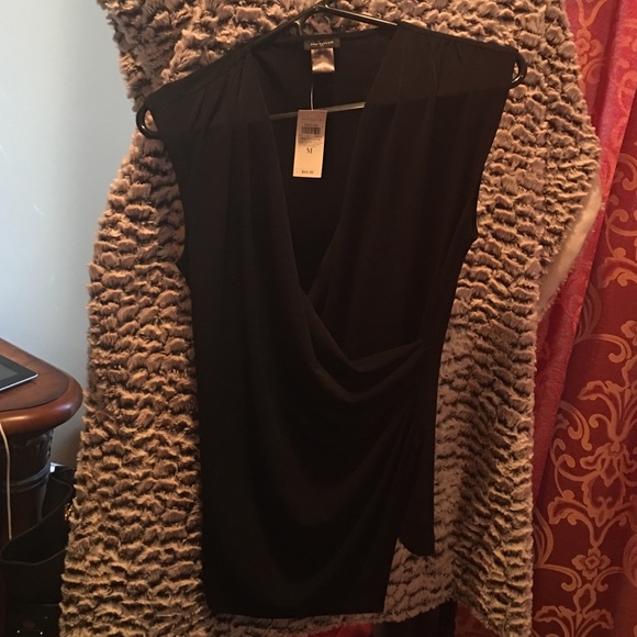 Ann Taylor Tops - 💃🏻Anne Taylor ((( Gorgeous Top ))) ‼️💃🏻