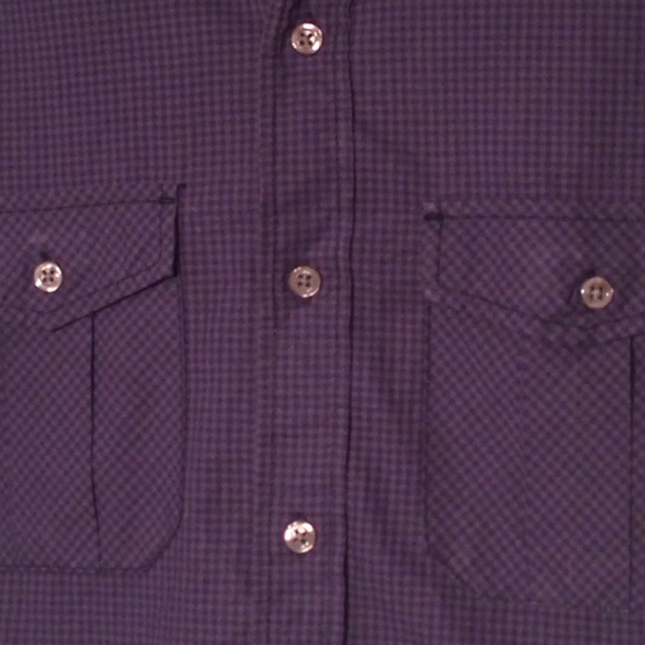 GAP Classic Fit Button Down - Picture 2 of 4